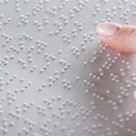 Papel com alto relevo braille